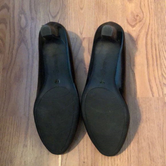 Black heels size 8 - Picture 3 of 3